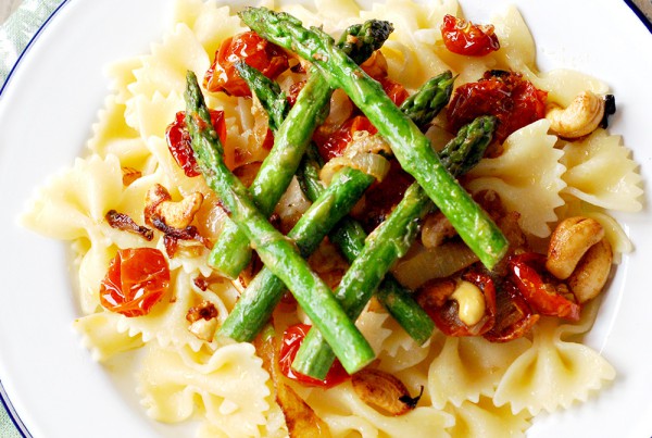 Asparagus and Sun Blushed Tomato Pasta