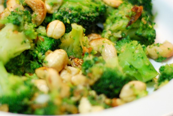 Broccoli with Cashew
